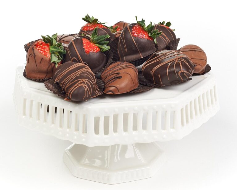 Chocolate_Fruit-092_2a00f1ab-1f94-46c8-998f-685f792afc65_1944x