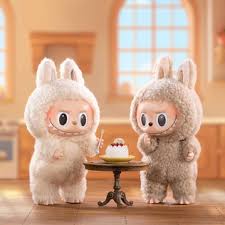 Labubu Brelok: The Tiny Character That Turned Into a Global Charm Trend