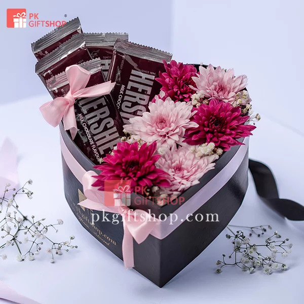 Send anniversary gifts to Pakistan