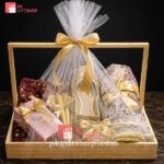 Send Eid gifts to Pakistan