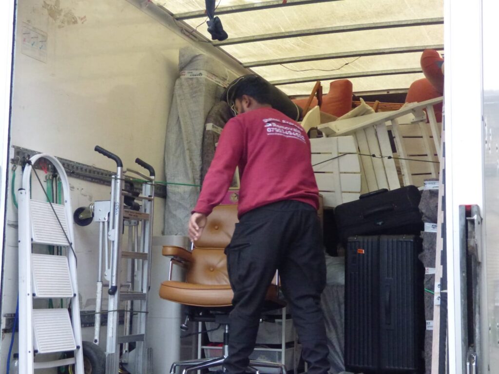 Removal Companies Luton