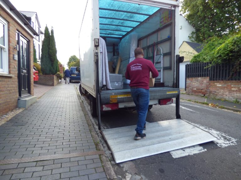 removal companies luton